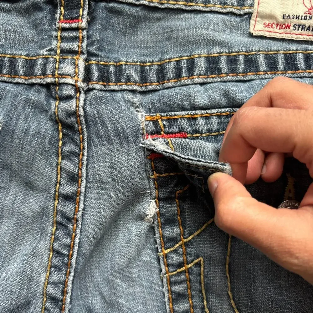 Vintage True Religion Jeans Men's Size 38x33 Denim Flap Pocket Y2K Medium Wash